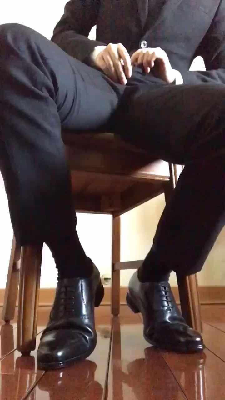 正裝男飛機射精